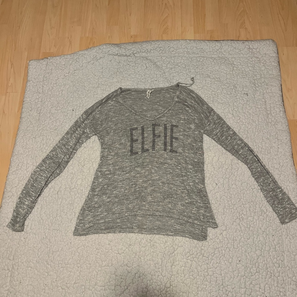 Super comfy ELFIE sweater!